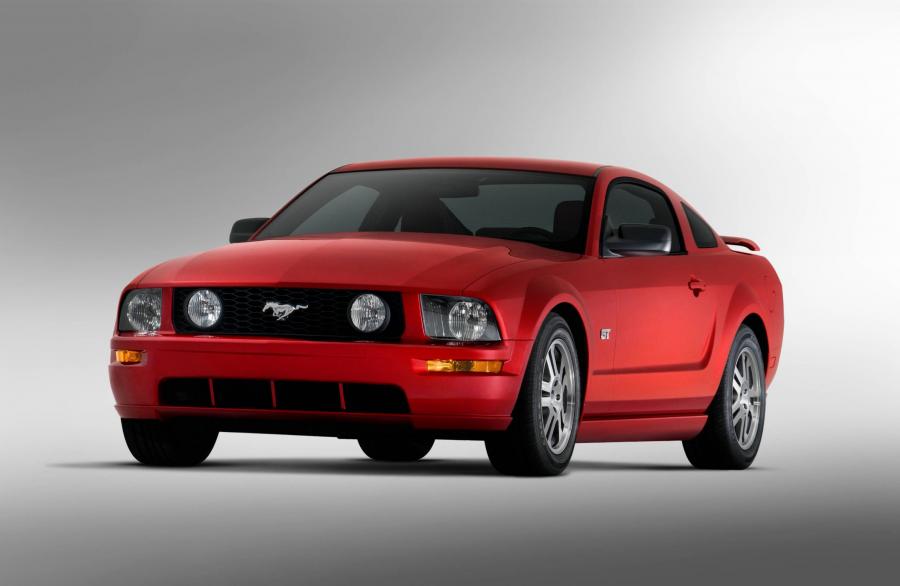 Ford Mustang GT 2005 года  (фото 171 из 209)